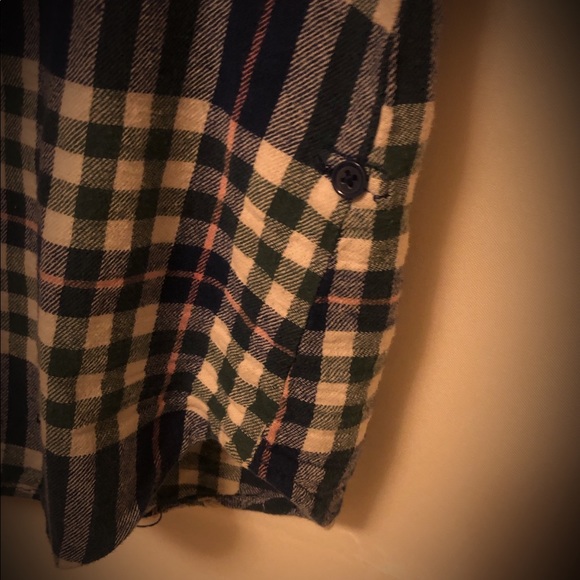 🎁✈️😊Two, Women’s Flannel, Button Front Shirt - Picture 12 of 13